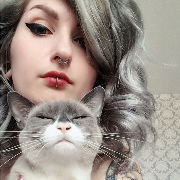 Meet your Posher, Amelia - Picture 1 of 1